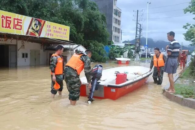 汕頭警備區組織民兵馳援潮州搶險救災